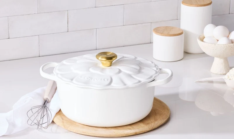 Le Creuset Bräter Signature Ø26cm / 5.3L 'Weiße Blüte'