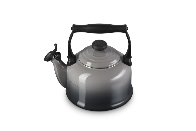 Le Creuset Flötenkessel 2,1L Tradition „Flint“