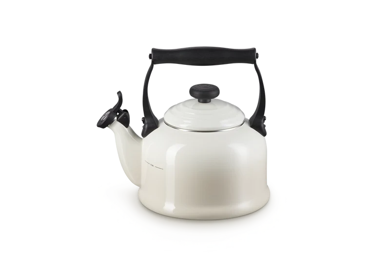 Le Creuset Flötenkessel 2,1L Tradition „Meringue“