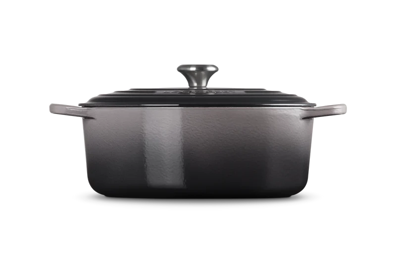 Le Creuset Ovaler Schmortopf Signature 'Flint'