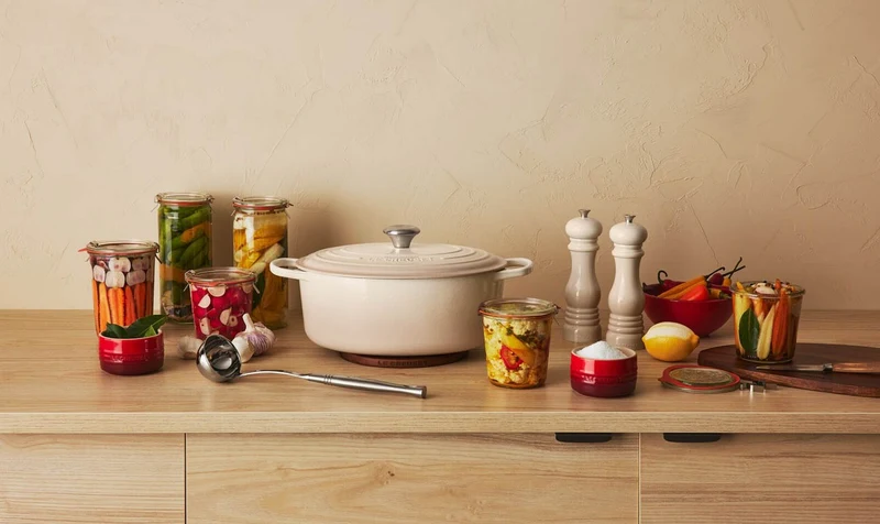 Le Creuset Ovaler Schmortopf Signature „Meringue“