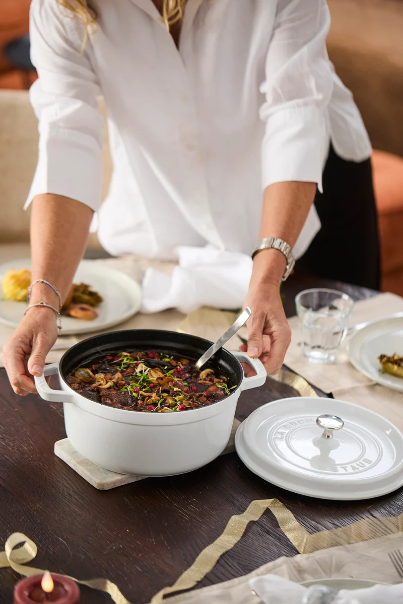 STAUB Gusseiserner Schmortopf Weiß Ø26cm / 5,25L 'La Cocotte'