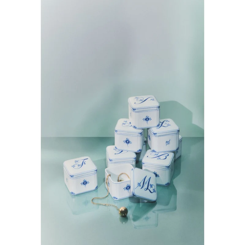 Royal Copenhagen Alphabet Bonbonniere 13cl W