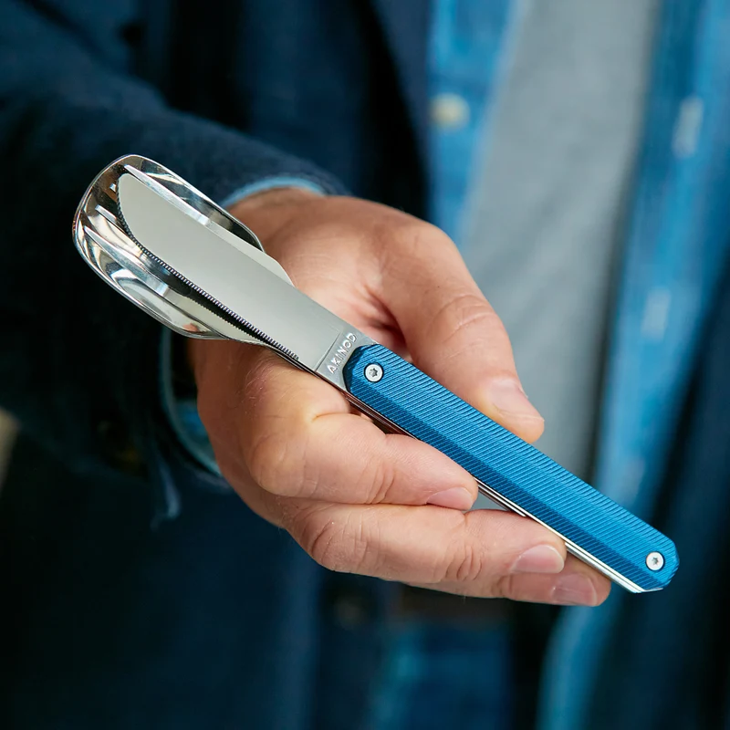 Feststehendes Besteck 12:34, Aluminium blau