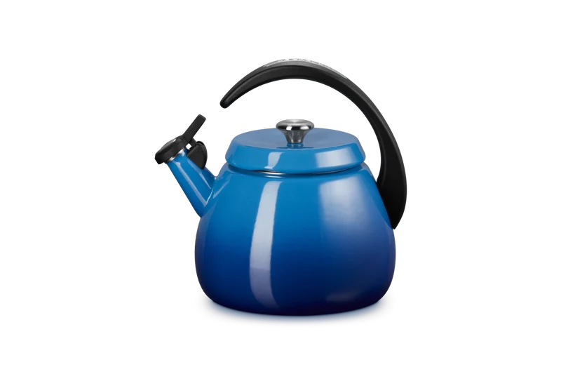Le Creuset Pfeifender Wasserkocher 2,1 l Cloche 'Azure'