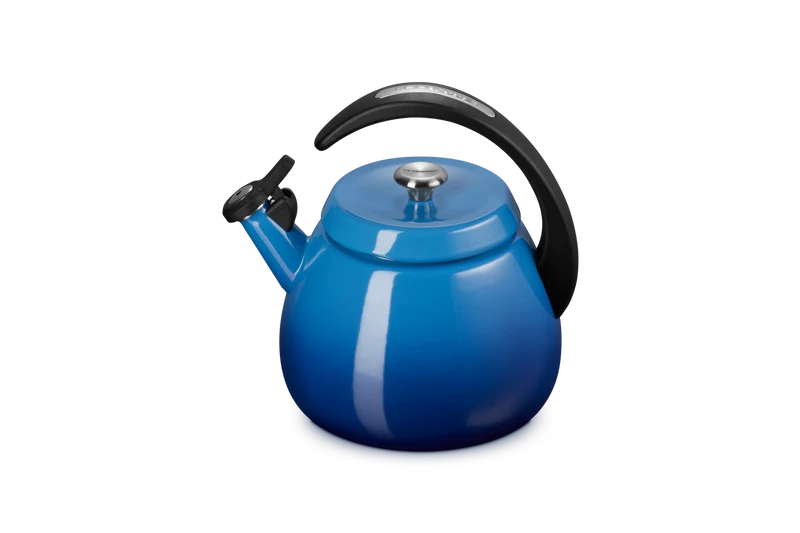 Le Creuset Pfeifender Wasserkocher 2,1 l Cloche 'Azure'