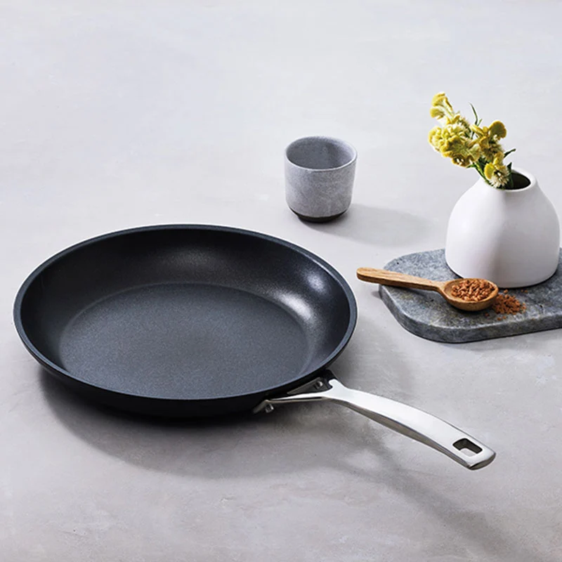 Le Creuset Padella Bassa in Alluminio Antiaderente 24 cm