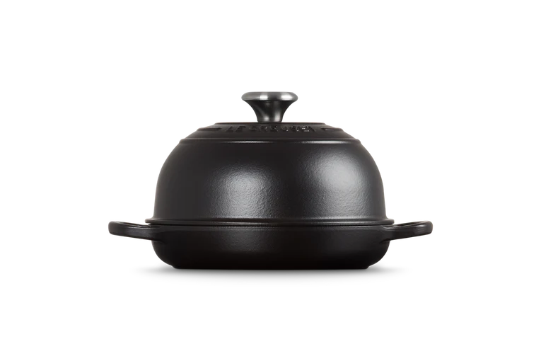 Le Creuset Brotform Signature „Matt Schwarz“ Ø 24 cm / 1,6 l