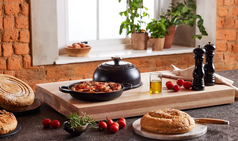 Le Creuset Brotform Signature „Matt Schwarz“ Ø 24 cm / 1,6 l