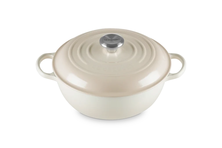 Le Creuset Marmite Schmortopf mit hohem Deckel, Signature „Meringue“, Ø 26 cm / 4,1 l