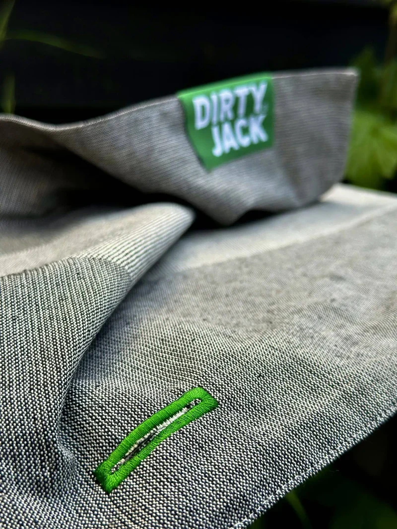 Dirty Jack Holzkohle-Kochtuch „Grünes Etikett“