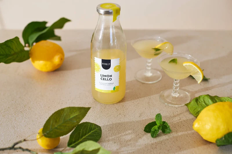 Holländischer Limoncello-Cocktail mit Pinienkernen