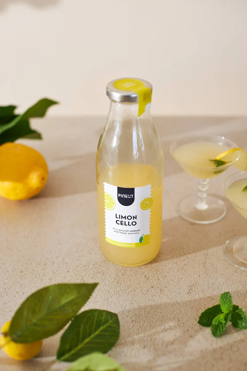 Holländischer Limoncello-Cocktail mit Pinienkernen