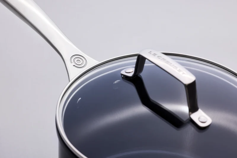 Le Creuset Steelpan Essential „Keramik-Antihaftbeschichtung“