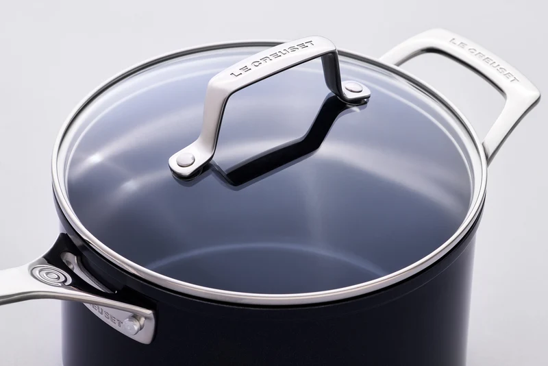 Le Creuset Steelpan Essential „Keramik-Antihaftbeschichtung“