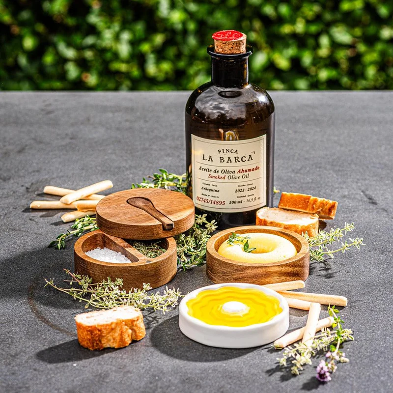 Laguiole-Art de Vie: Olivenölgericht mit Butter und Salz/Pfeffer