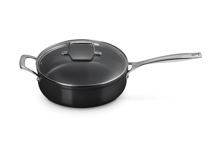 Le Creuset Stielkasserolle Essential Ø26cm / 4L 'Keramik Antihaftbeschichtung'