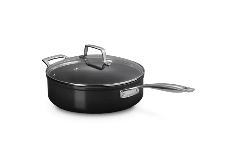 Le Creuset Stielkasserolle Essential Ø26cm / 4L 'Keramik Antihaftbeschichtung'
