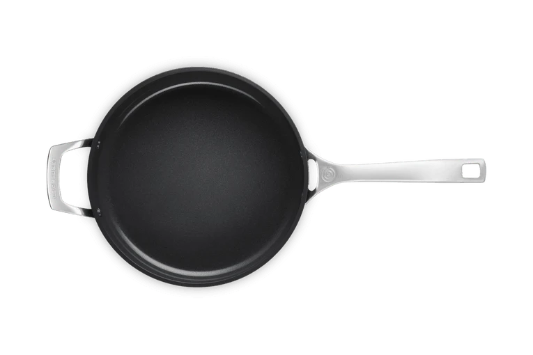 Le Creuset Stielkasserolle Essential Ø26cm / 4L 'Keramik Antihaftbeschichtung'