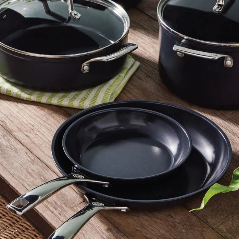 Le Creuset Essential Keramik-Antihaft-Bratpfanne