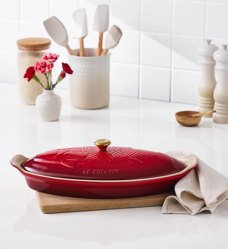 Le Creuset Auflaufform Fisch 'Kirschrot'