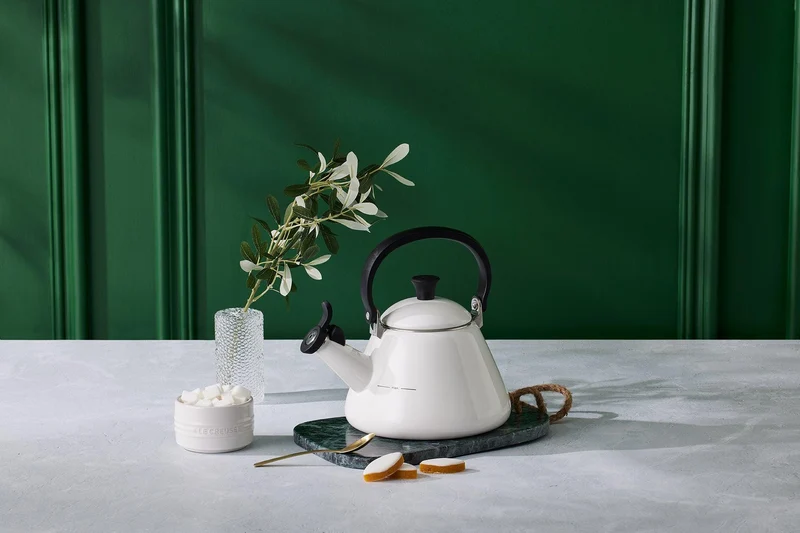 Le Creuset Wasserkocher mit Pfeifton 1,6 l Kone 'Weiß'