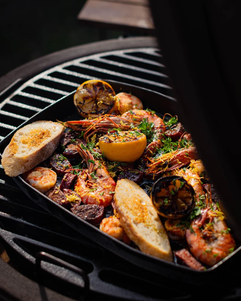 Bastard Sizzling Plate & Holder Gusseisen 24x32 cm