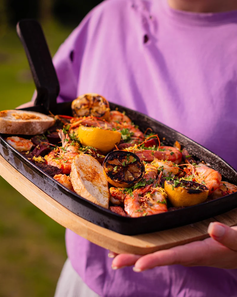 Bastard Sizzling Plate & Holder Gusseisen 24x32 cm