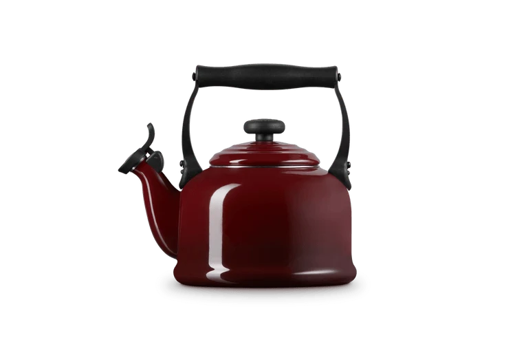 Le Creuset Pfeifenkessel 2,1 l Tradition 'Granatrot'