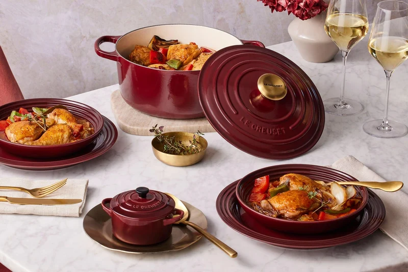 Le Creuset Ovaler Schmortopf Signature 'Granat'
