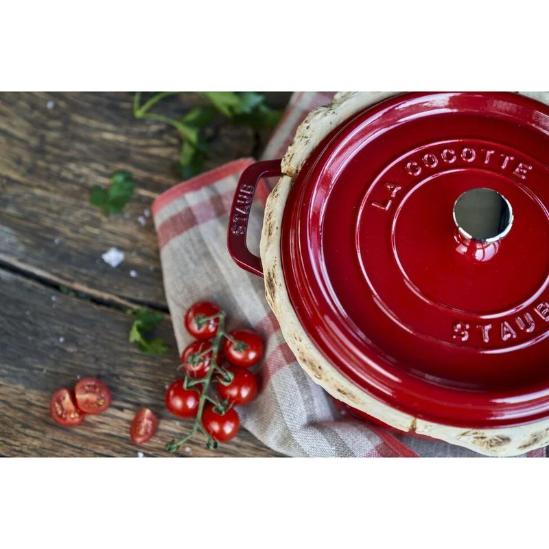 STAUB Kirschrote Bratform 'La Cocotte'