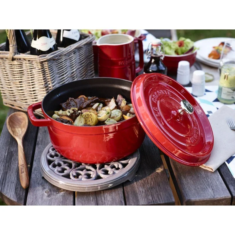 STAUB Kirschrote Bratform 'La Cocotte'