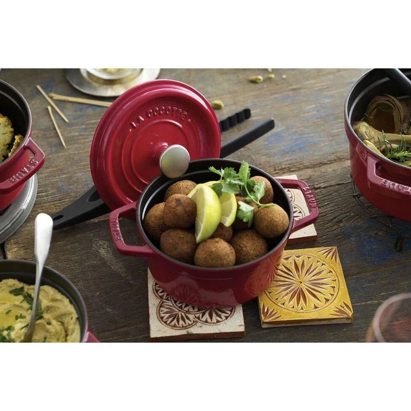 STAUB Kirschrote Bratform 'La Cocotte'