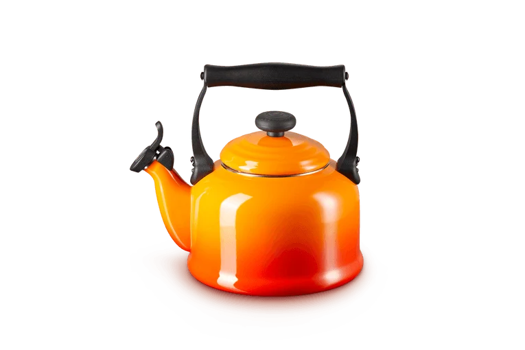 Le Creuset Pfeifenkessel 2,1 l Tradition 'Orangerot'