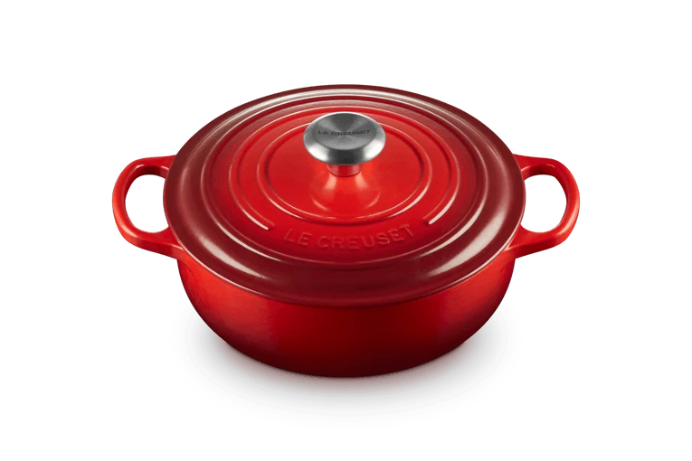 Le Creuset Schmorpfanne / Sauteuse Round Signature 'Cherry Red' 24 cm / 3,4 l