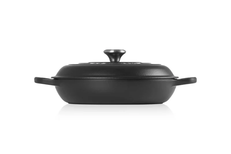 Le Creuset Campagnard Signature „Matte Black“
