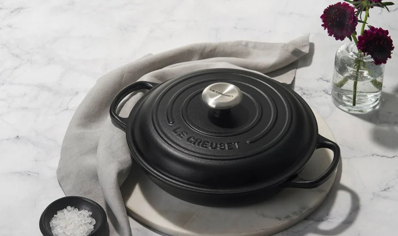 Le Creuset Campagnard Signature „Matte Black“