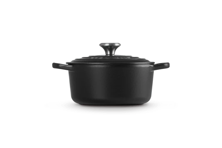 Le Creuset Signature Schmorpfanne 'Matte Black'