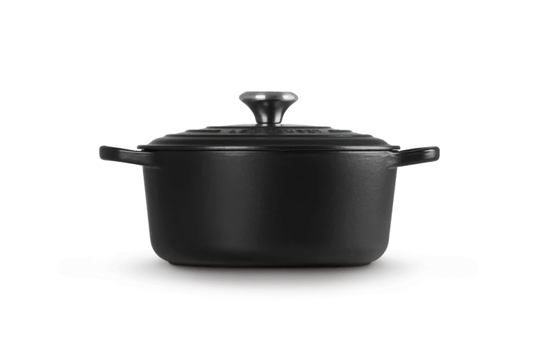 Le Creuset Signature Schmorpfanne 'Matte Black'