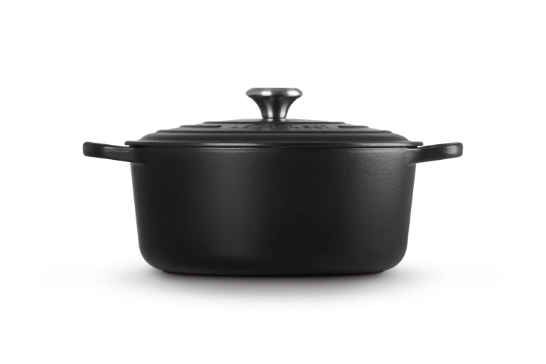 Le Creuset Signature Schmorpfanne 'Matte Black'