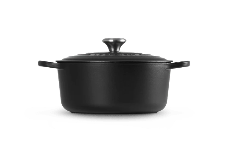 Le Creuset Signature Schmorpfanne 'Matte Black'