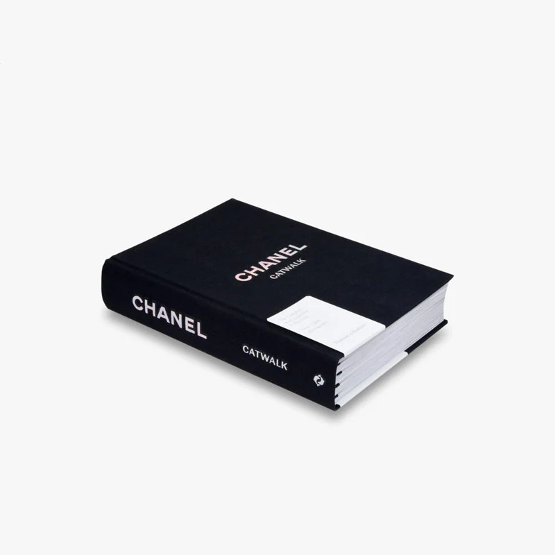 Thames & Hudson Libro Chanel Catwalk