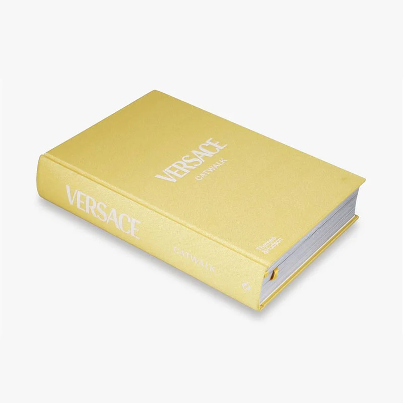 Thames & Hudson Libro Versace Catwalk