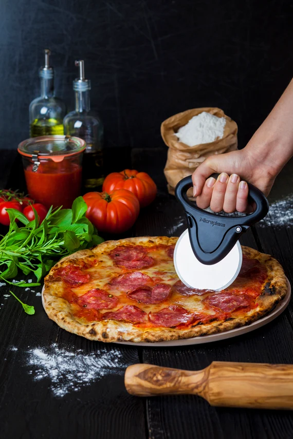 Pizzaschneider schwarz