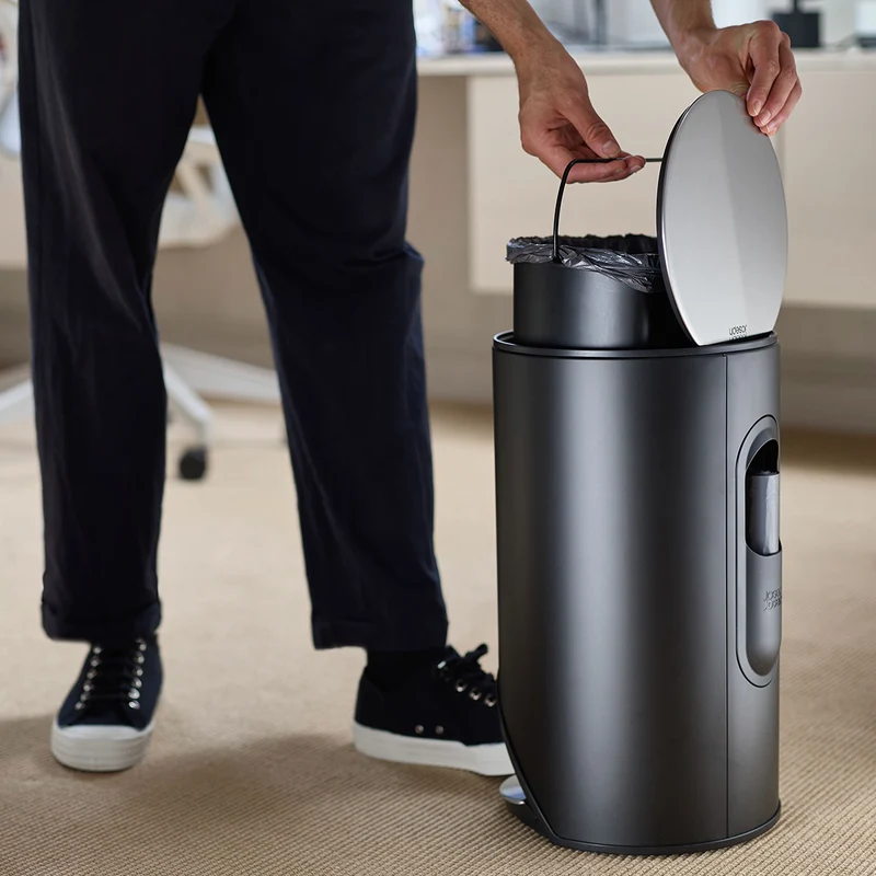 Joseph Joseph Cestino a Pedale Nero Opaco Easy-push 10 lt