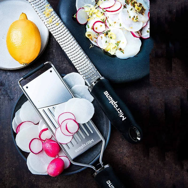 Microplane Set 3 Pezzi Gourmet Grattugia Mandolina e Guanto Protettivo