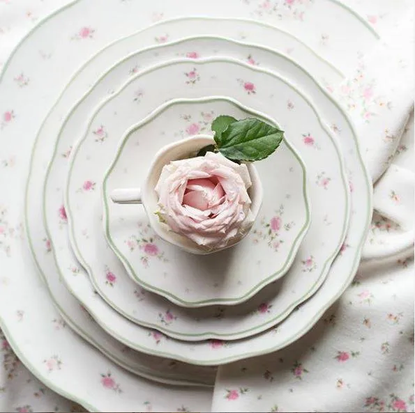 Brandani Servizio Tavola 18 pezzi Nonna Rosa in Porcellana