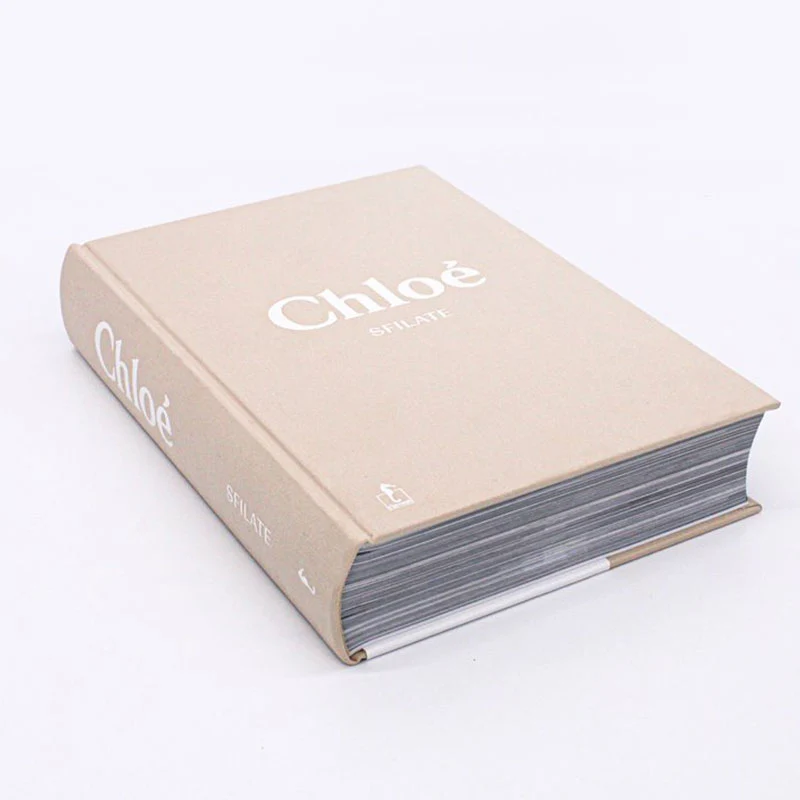 Ippocampo Edizioni Libro Chloé Sfilate