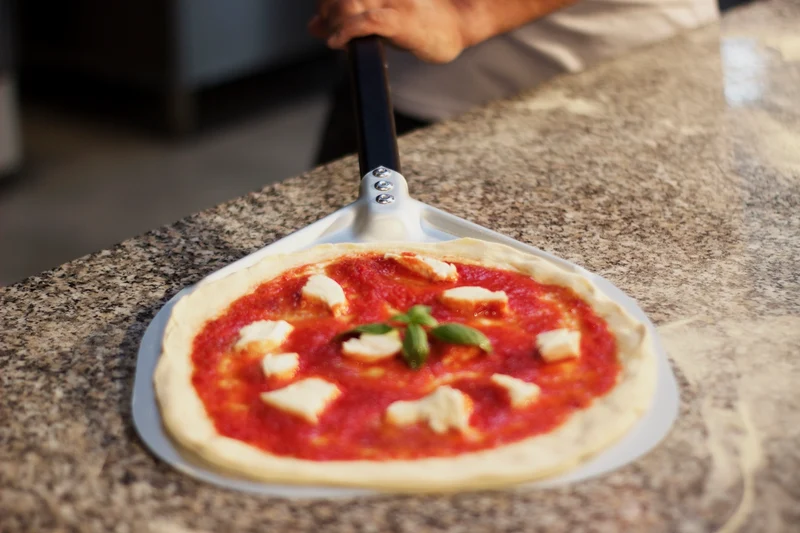Gi Metal - Pizzaschieber Amica perforiert | Ø 32 cm | Stiel 60 cm
