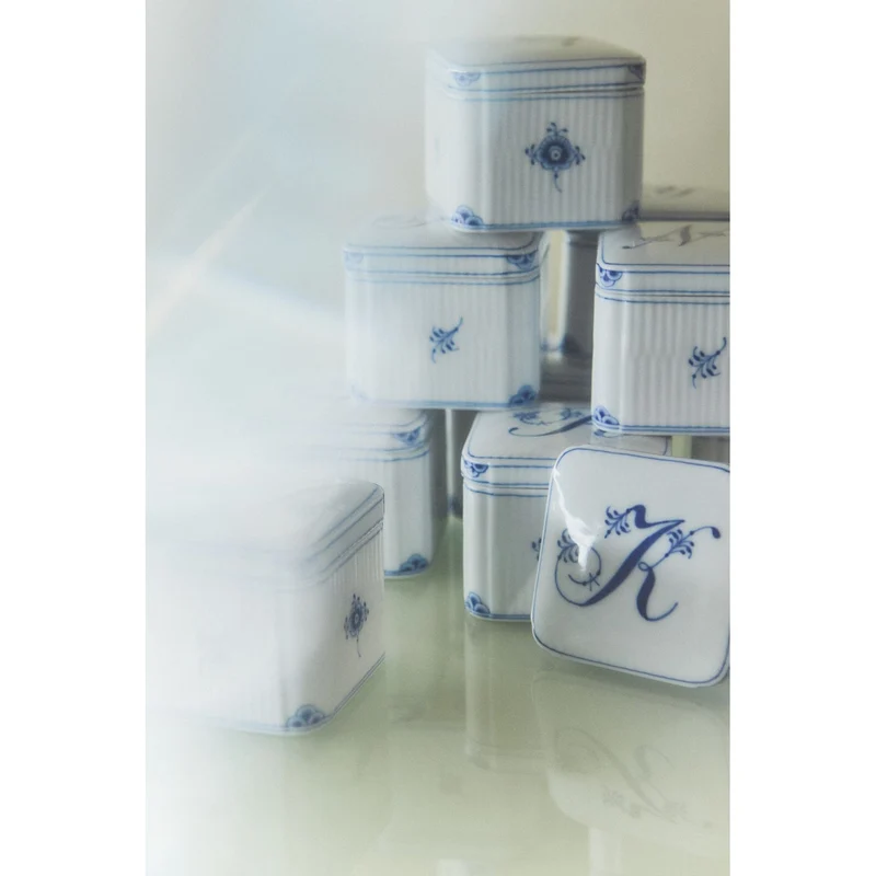 Royal Copenhagen Alphabet Bonbonniere 13cl T
